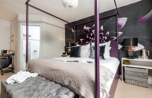 Hurley Casa | The Set Room
