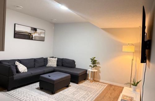Southeast Calgary Apartamento | The Seton Nook - 1BR Suite Near Seton Health Campus, Cineplex and YMCA