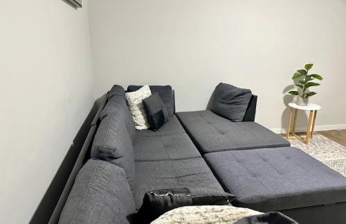 Southeast Calgary Apartamento | The Seton Nook - 1BR Suite Near Seton Health Campus, Cineplex and YMCA