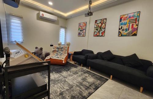 Taman Johor Jaya Casa | The Seven Room