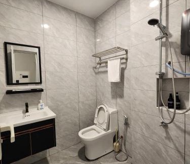 Taman Johor Jaya Casa | The Seven Room, Near Tebrau and Mount Austin