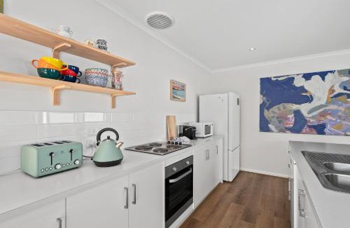 Maslin Beach Casa | The Shack at Maslin Beach - C21 SouthCoast Holidays