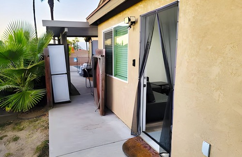 Riverside Apartamento | The Shalimar Casita, Fits 6 Guests, Smart Tvs, Remodeled Unit, Full Size Kitchen