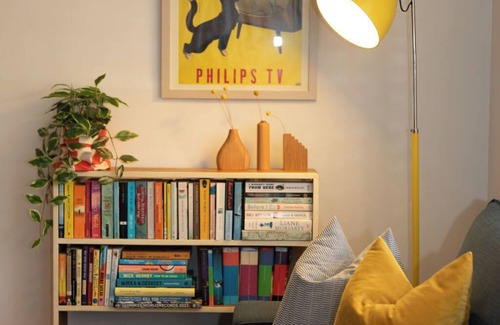 Peterborough Casa | The Shark Haus Summar