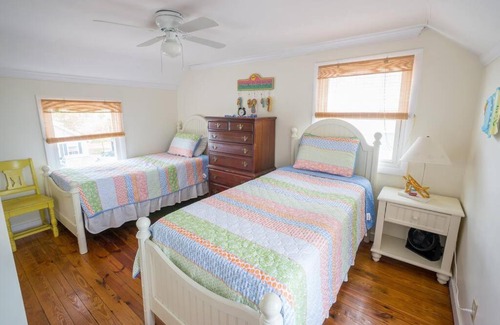 Clinton Casa | The Sharlene Cottage