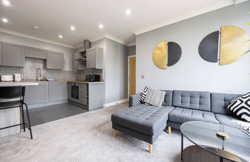 Wythenshawe Apartamento | The Sharston- Close To Airport- Free Secure Parking