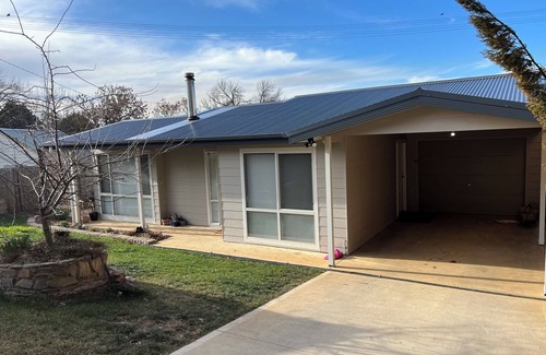 Cooma Villa | The She Shack Cooma. Light filled, woodfire snow or workers accommodation