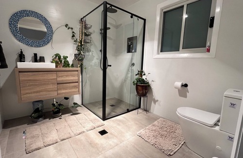 Cooma Villa | The She Shack Cooma. Light filled, woodfire snow or workers accommodation