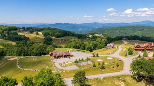 Elk Park Casa | The Sheltered Elk at Eagles Nest