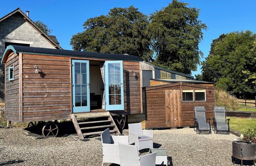 Tan-y-groes Cabina | The Shepherds Hut Glyncoch, Llangrannog
