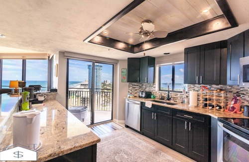 Volusia County Condominio | The Sherwin - Lovely 2 Bedroom Oceanview Waves Sweeping Shoreline