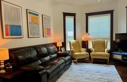 Shiner Casa | The Shiner Hillton that makes you feel at home!