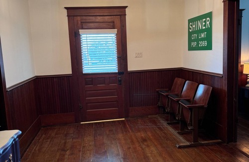 Shiner Casa | The Shiner Hillton that makes you feel at home!