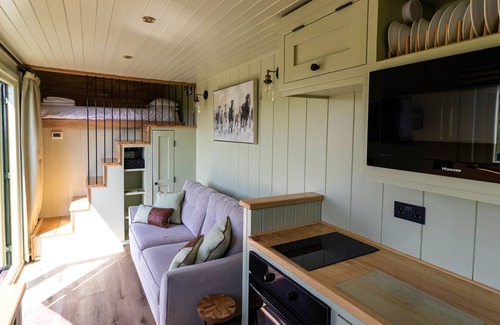 Llanfyllin Cabina | The Shire - Luxury Unique Stay, With Private hot tub - 5 Cyfie Farm
