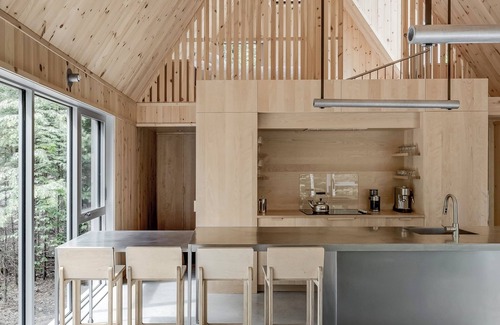 Chertsey Chalet De Esquí | The Shoal Summary: Th