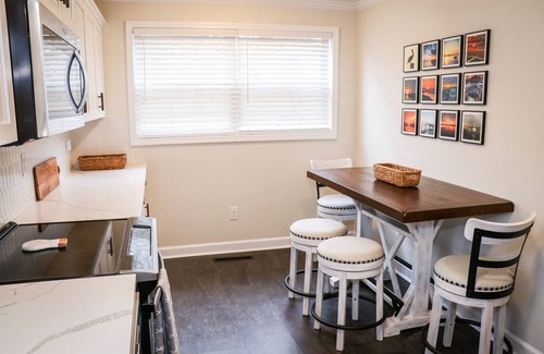 Swansboro Casa | The Shore House, with private boat access in neighborhood