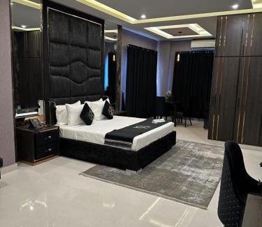 F-8 Sector Hotel | The Signature Hotel