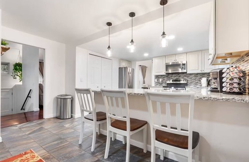 Education Hill Casa | The Singing Willow - Spacious Retreat near Microsoft