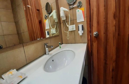 Baradia Hotel | The Sky Imperial Bapu’s Resort