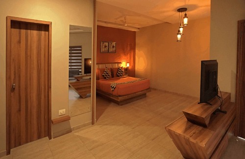 Baradia Hotel | The Sky Imperial Bapu’s Resort