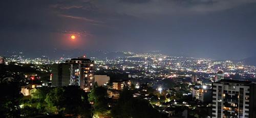 San Salvador Apartamento | The Sky View
