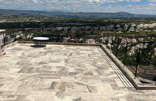 Uchisar Apartamento | The Skyfall Jacuzzi Suite with Balloon View and Terrace 302