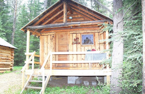 Cooke City-Silver Gate Cabina | Wolf Crossing - Cabina