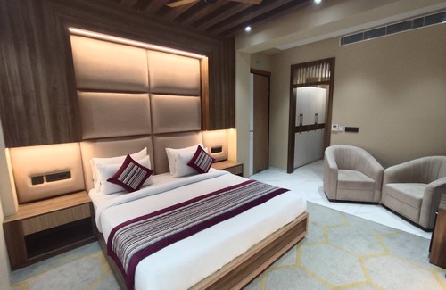 Mahipalpur Hotel | The SM Hotel