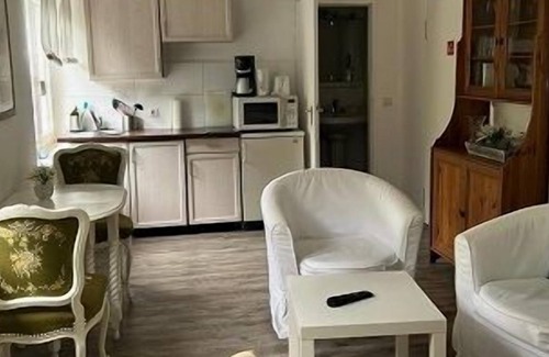 Hamburg-Barmbek Apartamento | The small furnished apartment is approx. 23 m2 and is located in our apartment house Kunaustraße.