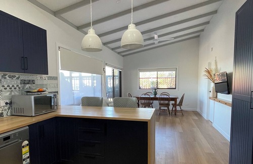 Tuross Head Casa | ‘The Smithy’ - Newly renovated coastal home with a 5 minute walk to the beach