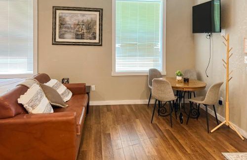 Gatlinburg - Pigeon Forge Hotel | The Smoky Escape Unit 2