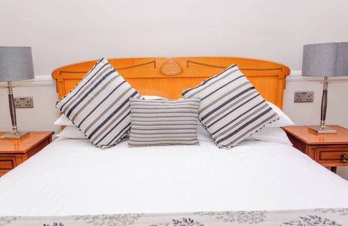 Tetbury Hotel | The Snooty Fox