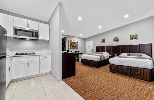Downtown Hotel | The Snoozzz Inn