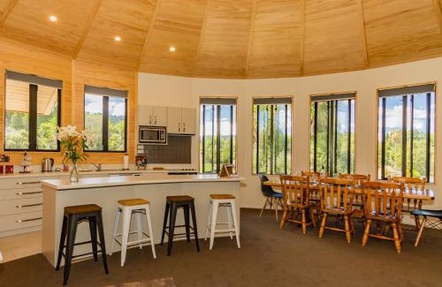 Ohakune Casa | The Snowglobe - Ohakune Modern Yurt Style Chalet
