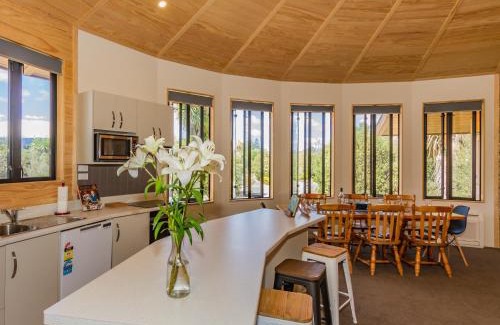 Ohakune Casa | The Snowglobe - Ohakune Modern Yurt Style Chalet