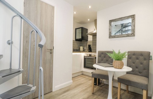 Camborne Casa | The Snug