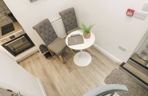 Camborne Casa | The Snug
