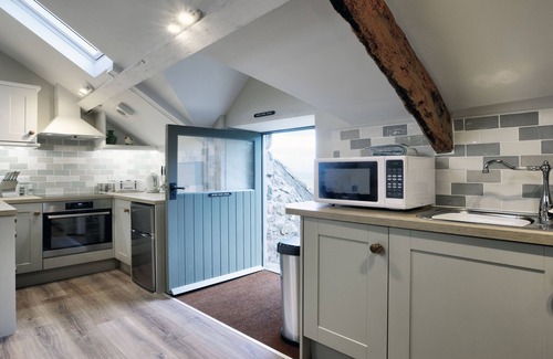 Pistyll Cabaña | The Snug - Llyn Peninsula - una pen��nsula de llyn con capacidad para 2 personas en 1 habitación