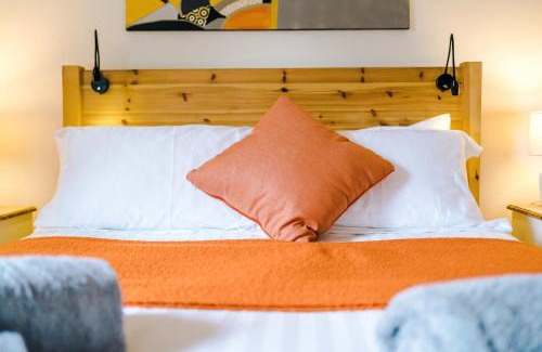 Tideswell Casa | The Snug - Premium cosy cottage with Log burner and pet friendly