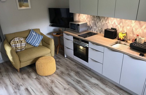 Wadebridge Cabaña | The Snug. Pretty cottage/barn conversion close to Rock, Polzeath and Padstow