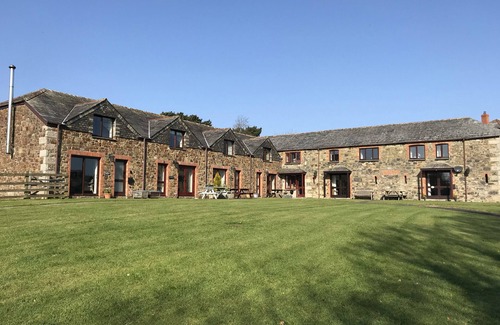 Wadebridge Cabaña | The Snug. Pretty cottage/barn conversion close to Rock, Polzeath and Padstow