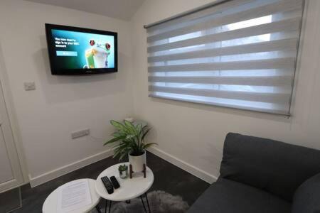 Portishead Apartamento | The Snug- Studio in Portishead with Parking