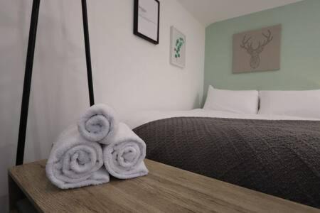 Portishead Apartamento | The Snug- Studio in Portishead with Parking