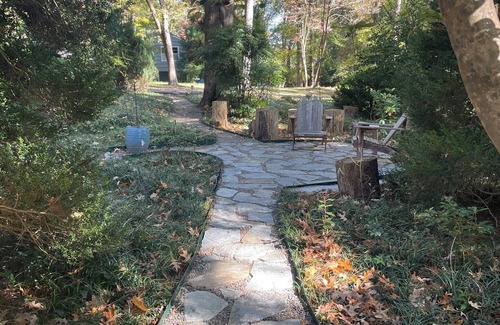 Chapel Hill Apartamento | The Snuggery: Light, new studio in charming Chapel Hill