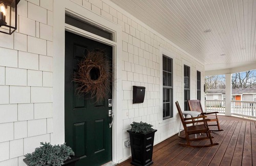 Fayetteville Casa | The Sofay Farmhouse - 1 Mile From U of A - Luxury Amenities