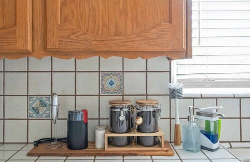 Redding Casa | The Songbird 99 - Pool, Hot Tub, Pet Friendly, EV