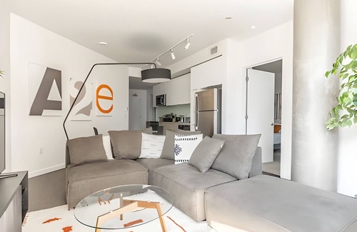 West Bellevue Apartamento | The Sophari 1BR Experience:Modern Living|Pool+Gym