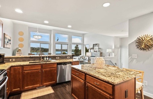 Bremerton Casa | The Sound Landing w/ Beach Access & Theater Room!
