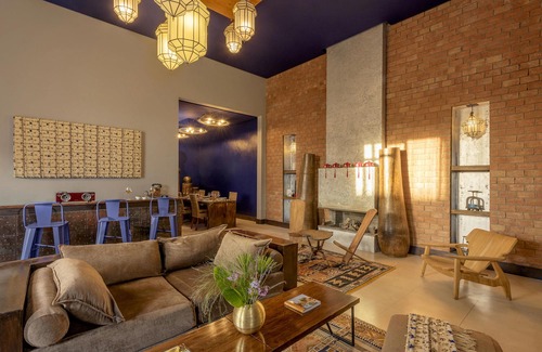 Tassoultante Hotel | The Source