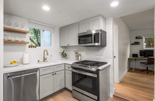 North Redondo Apartamento | The South Bay Retreat